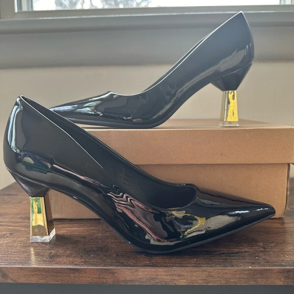 NEW! Size 40 women’s black patent leather pumps with gold and clear heel - Picture 5 of 15